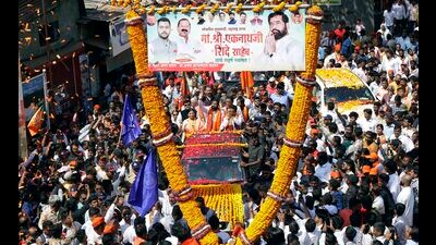 Chief minister Eknath Shinde held a roadshow in Kasba peth on Friday while deputy chief minister Devendra Fadnavis addressed a rally in the constituency Thursday evening. (RAHUL RAUT/ HT PHOTO) Chief minister Eknath Shinde held a roadshow in Kasba peth on Friday while deputy chief minister Devendra Fadnavis addressed a rally in the constituency Thursday evening. (RAHUL RAUT/ HT PHOTO)