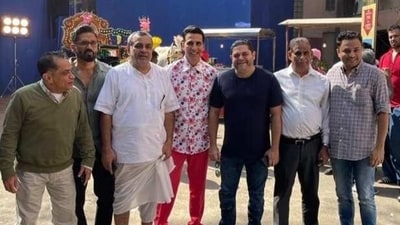The original cast of Hera Pheri (2000), including Paresh Rawal, Akshay Kumar and Suniel Shetty, got together to shoot a promo for the third film. The original cast of Hera Pheri (2000), including Paresh Rawal, Akshay Kumar and Suniel Shetty, got together to shoot a promo for the third film.