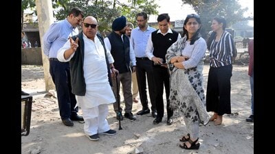 MLA Gurpreet Bassi Gogi and MC chief Shena Aggarwal inspecting the animal birth control (ABC) centre in Haibowal dairy complex in Ludhiana on Friday. (HT Photo)