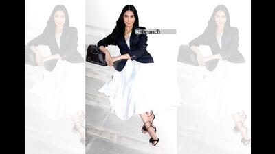 Stylist, fashion icon and serial entrepreneur Pernia Qureshi co-founded Saritoria in 2021 for people to sell and buy pre-loved designer outfits; Art direction by Amit Malik; Make-up by Aien Ozukum; Hair by Aakash Shrestha (Aditi Tailang) Stylist, fashion icon and serial entrepreneur Pernia Qureshi co-founded Saritoria in 2021 for people to sell and buy pre-loved designer outfits; Art direction by Amit Malik; Make-up by Aien Ozukum; Hair by Aakash Shrestha (Aditi Tailang)