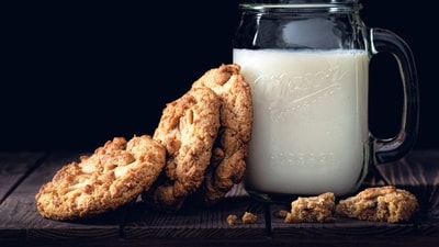 Dairy products: Dairy products can increase mucus production and promote bacterial growth, potentially leading to infection.&nbsp; (Unsplash)