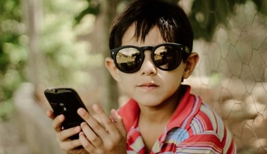 Smartphone addiction can have a negative impact on your child's mental health, social relationships, school performance and sleep habits. (Unsplash) Smartphone addiction can have a negative impact on your child's mental health, social relationships, school performance and sleep habits. (Unsplash)