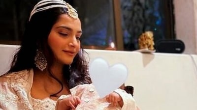 Sonam Kapoor and her son Vayu from their Diwali 2022 party.