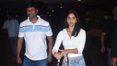 Suhana Khan was spotted at the Mumbai airport Thursday night. She was in casuals and had little make-up on. She will now be seen in her debut film The Archies. (Varinder Chawla) Suhana Khan was spotted at the Mumbai airport Thursday night. She was in casuals and had little make-up on. She will now be seen in her debut film The Archies. (Varinder Chawla)