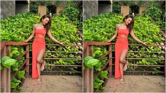 In silver earrings, a statement golden bracelet, watch and silver flats, Rakul Preet gave us fresh travel fashion goals.&nbsp;(Instagram/@rakulpreet)