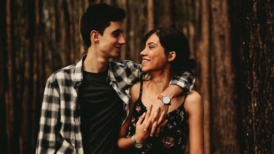 Keep lines of communication open: Communication is crucial for navigating stress as a couple. Be open and honest with your partner about your thoughts and feelings. (Unsplash) Keep lines of communication open: Communication is crucial for navigating stress as a couple. Be open and honest with your partner about your thoughts and feelings. (Unsplash)