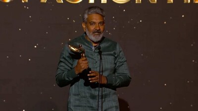 SS Rajamouli mentioned stunt choreographers and their hard work in his winning speech. SS Rajamouli mentioned stunt choreographers and their hard work in his winning speech.
