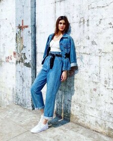 Kriti has shown that the denim on denim trend can be worn in various styles and combinations (pinterest ) Kriti has shown that the denim on denim trend can be worn in various styles and combinations (pinterest )