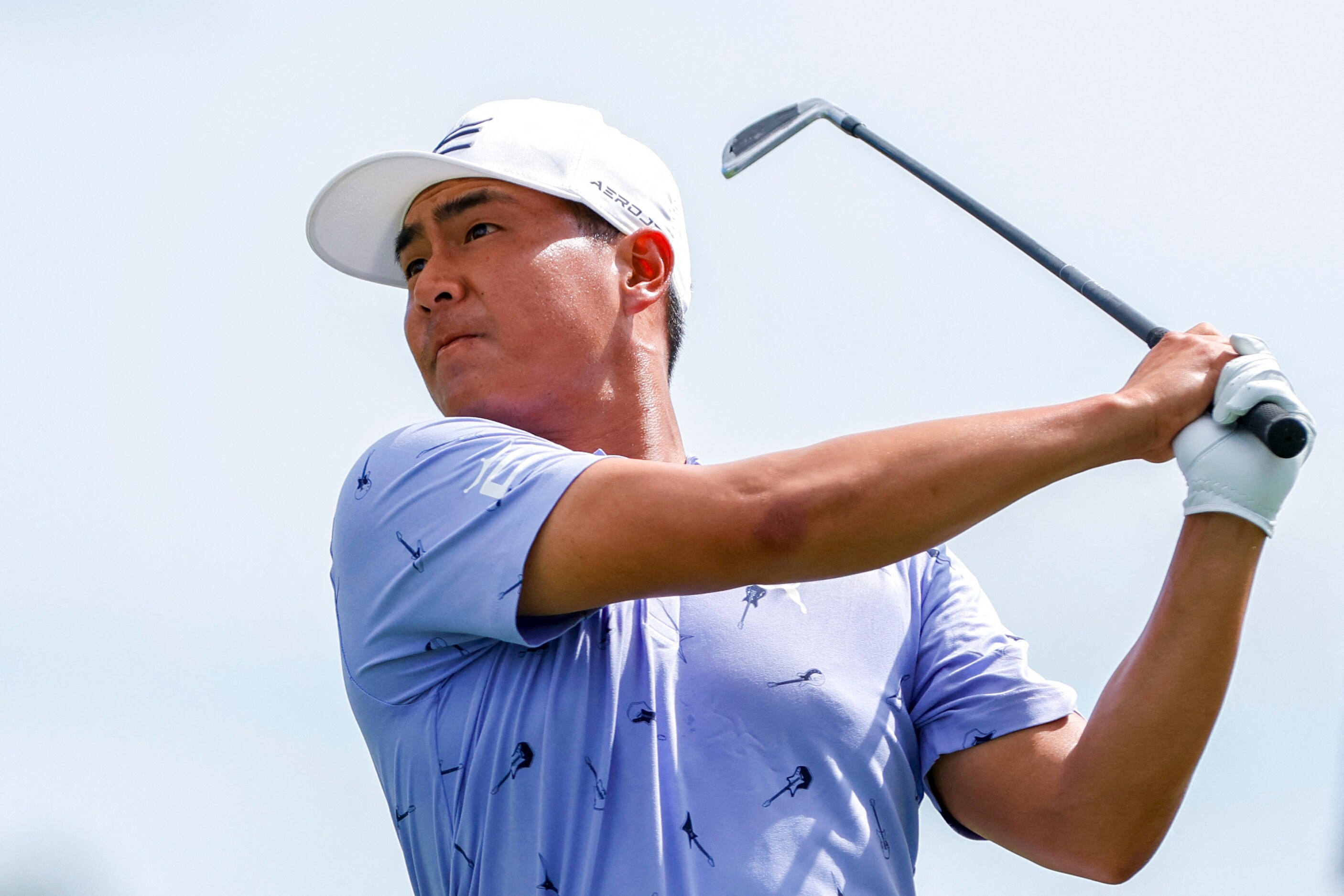 Feb 24, 2023; Palm Beach Gardens, Florida, USA; Justin Suh plays his shot from the 16th tee during the second round of the Honda Classic golf tournament. (USA TODAY Sports)