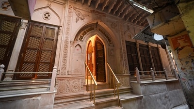 A view of Golden Haveli at Chandni Chowk in New Delhi, India. Near Jama Masjid, where the past and present often struggle to co-exist, a 20th-century haveli has been given a fresh lease of life. (Sanchit Khanna/ HT Photo) A view of Golden Haveli at Chandni Chowk in New Delhi, India. Near Jama Masjid, where the past and present often struggle to co-exist, a 20th-century haveli has been given a fresh lease of life. (Sanchit Khanna/ HT Photo)