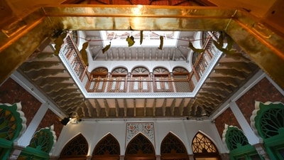 A view inside Golden Haveli at Chandni Chowk. The Haveli has three floors with a basement, a mezzanine floor, and a central courtyard around which the rooms are arranged. Sandstone and marble pillars line the corridors along the courtyard. (Sanchit Khanna/ HT Photo) A view inside Golden Haveli at Chandni Chowk. The Haveli has three floors with a basement, a mezzanine floor, and a central courtyard around which the rooms are arranged. Sandstone and marble pillars line the corridors along the courtyard. (Sanchit Khanna/ HT Photo)