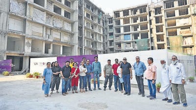 Mumbai, India - Feb 25, 2023 : Proxima Residences People protest at Construction Site at Andheri, in Mumbai, India, on Saturday, Feb 25, 2023. (Photo by Vijay Bate/HT Photo) Mumbai, India - Feb 25, 2023 : Proxima Residences People protest at Construction Site at Andheri, in Mumbai, India, on Saturday, Feb 25, 2023. (Photo by Vijay Bate/HT Photo)