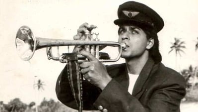 The 1994 romantic comedy starred Shah Rukh Khan, Deepak Tijori, Naseeruddin Shah and introduced Suchitra Krishnamurthy. The 1994 romantic comedy starred Shah Rukh Khan, Deepak Tijori, Naseeruddin Shah and introduced Suchitra Krishnamurthy.