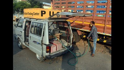 The testing of these emission levels is done at authorised centres mostly located at petrol pumps. (HT PHOTO) The testing of these emission levels is done at authorised centres mostly located at petrol pumps. (HT PHOTO)