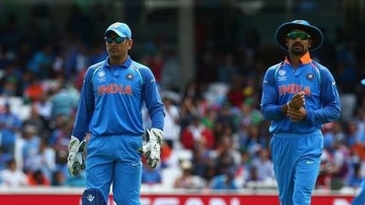 MS Dhoni and Shikhar Dhawan MS Dhoni and Shikhar Dhawan