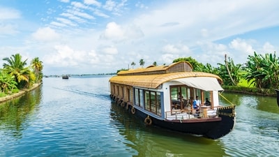 Houseboats: Imagine waking up to the sound of gentle waves and the view of water stretching out in front of you. Houseboats provide a unique and relaxing accommodation option for those who love being on the water. (Unsplash) Houseboats: Imagine waking up to the sound of gentle waves and the view of water stretching out in front of you. Houseboats provide a unique and relaxing accommodation option for those who love being on the water. (Unsplash)