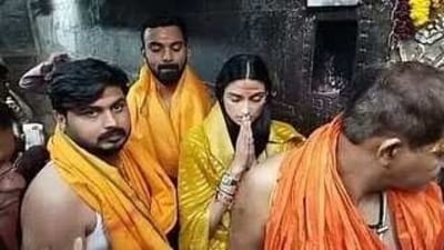 Athiya Shetty and KL Rahul at Mahakaleshwar temple. Athiya Shetty and KL Rahul at Mahakaleshwar temple.
