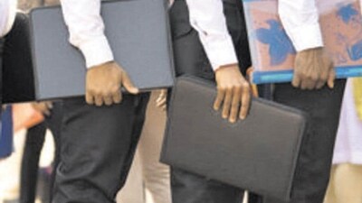 PLFS hints that the quality of jobs continues to be suspect and the share of family-based work remains high. (Sanchit Khanna/HT Photo) PLFS hints that the quality of jobs continues to be suspect and the share of family-based work remains high. (Sanchit Khanna/HT Photo)