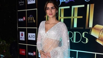 Kriti Sanon arrived in a shimmery white saree with a long sleeves blouse. She was last seen in Shehzada. Kriti Sanon arrived in a shimmery white saree with a long sleeves blouse. She was last seen in Shehzada.