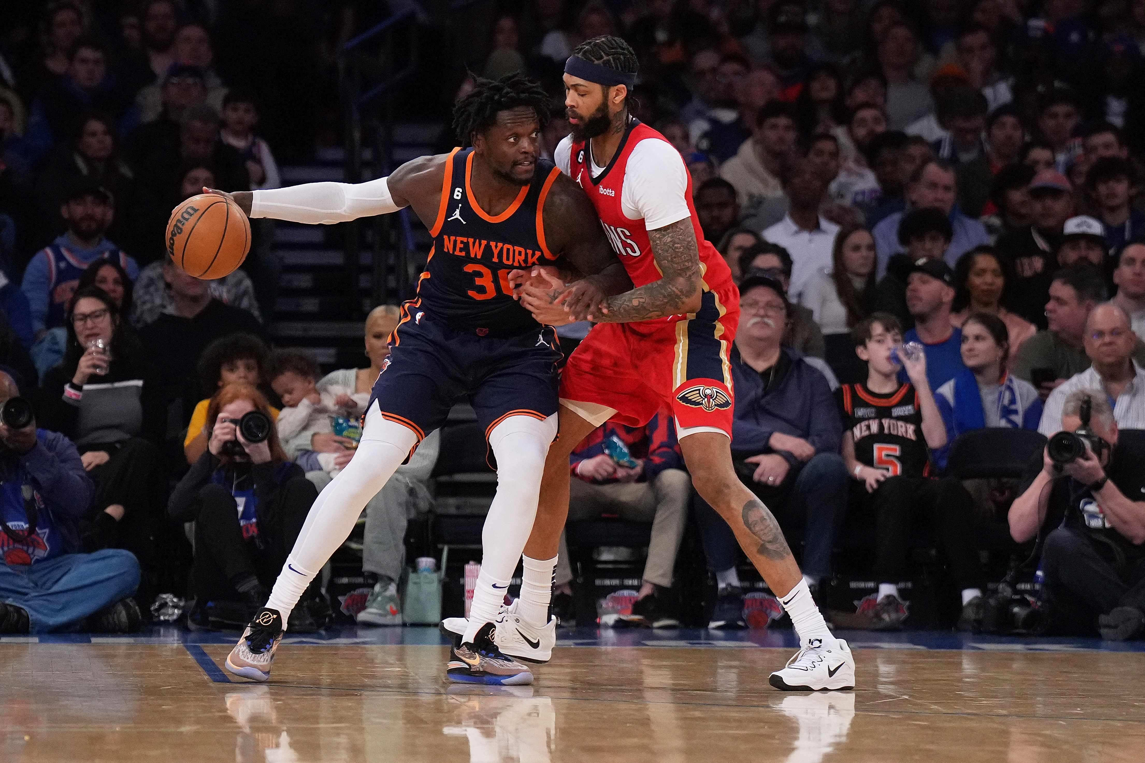 Julius Randle #30 of the New York Knicks dribbles the ball to the basket in the second half against Josh Richardson #2 of the New Orleans Pelicans at Madison Square Garden. (Getty Images via AFP)