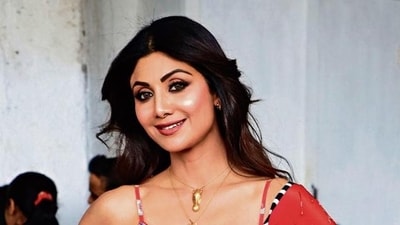 Shilpa Shetty’s Monday cardio step-workout has a Baazigar twist Shilpa Shetty’s Monday cardio step-workout has a Baazigar twist