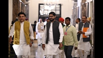 An SP MLA (bespectacled) on way to attending the ongoing Budget session of the UP legislature on Feb 27. (Deepak Gupta/HT photo) An SP MLA (bespectacled) on way to attending the ongoing Budget session of the UP legislature on Feb 27. (Deepak Gupta/HT photo)
