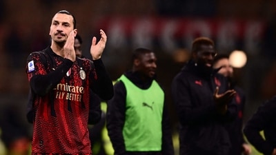 AC Milan's Swedish forward Zlatan Ibrahimovic acknowledges the public at the end of the Italian Serie A football match between AC Milan and Atalanta on February 26, 2023 at the San Siro stadium in Milan. (Photo by Marco BERTORELLO / AFP) (AFP) AC Milan's Swedish forward Zlatan Ibrahimovic acknowledges the public at the end of the Italian Serie A football match between AC Milan and Atalanta on February 26, 2023 at the San Siro stadium in Milan. (Photo by Marco BERTORELLO / AFP) (AFP)