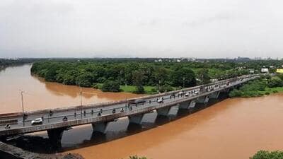 Many green activists on Monday come together to protest against the riverfront development project and save Mula-Mutha river. (HT FILE PHOTO)