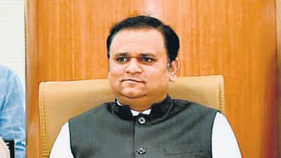 Mumbai, Feb 08 (ANI): Maharashtra Assembly Speaker Rahul Narwekar with State Chief Minister Ekanth Shinde attends the Business Advisory Committee meeting of the Legislative Assembly ahead of the Budget Session which will be held from 27th February to 25th March, in Mumbai on Wednesday. State budget 2023-24 is to be presented on 9th March. (ANI Photo) (ANI Picture Service) Mumbai, Feb 08 (ANI): Maharashtra Assembly Speaker Rahul Narwekar with State Chief Minister Ekanth Shinde attends the Business Advisory Committee meeting of the Legislative Assembly ahead of the Budget Session which will be held from 27th February to 25th March, in Mumbai on Wednesday. State budget 2023-24 is to be presented on 9th March. (ANI Photo) (ANI Picture Service)
