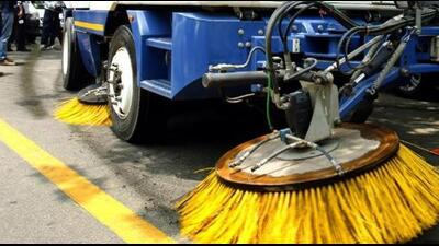 Ten mechanical sweeping machines at the cost of around ₹10 crore will be purchased for Mohali. (HT File) Ten mechanical sweeping machines at the cost of around ₹10 crore will be purchased for Mohali. (HT File)