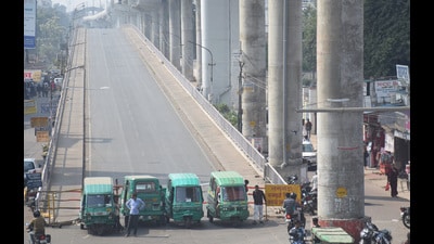 The overbridge was closed without any prior notice to the public to conduct repair works. (Deepak Gupta)