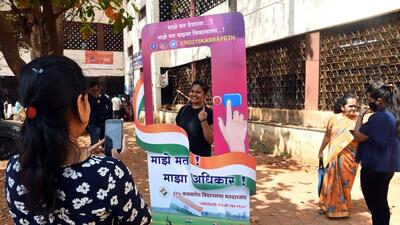 While the BJP’s confidence level has been raised by the ward-by-ward voter turnout data in Kasba Peth assembly constituency, the mood is mixed in the MVA camp. (HT) While the BJP’s confidence level has been raised by the ward-by-ward voter turnout data in Kasba Peth assembly constituency, the mood is mixed in the MVA camp. (HT)