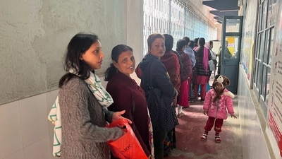 Polling is being held at 3,419 polling stations across 59 Assembly constituencies in the state.&nbsp; (HT Photo/Chayanika Das)