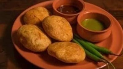 8. Kachori: This is a popular snack from the state of Rajasthan. It is made with a deep-fried pastry, filled with a variety of spices and lentils. It is a delicious snack that can be found on the streets of Jaipur and other cities in the state. (Nutritionist Nmami Agarwal) 8. Kachori: This is a popular snack from the state of Rajasthan. It is made with a deep-fried pastry, filled with a variety of spices and lentils. It is a delicious snack that can be found on the streets of Jaipur and other cities in the state. (Nutritionist Nmami Agarwal)