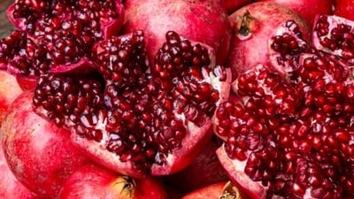 “So, eat 3 pomegranates a day if you want to improve your heart healthier. Needless to say, other lifestyle corrections in diet and lifestyle need to be made to get its full benefits,” Anjali wrote. She further added that pomegranates are powerful anti-atherogenic agents, loaded with antioxidants. (Unsplash) “So, eat 3 pomegranates a day if you want to improve your heart healthier. Needless to say, other lifestyle corrections in diet and lifestyle need to be made to get its full benefits,” Anjali wrote. She further added that pomegranates are powerful anti-atherogenic agents, loaded with antioxidants. (Unsplash)