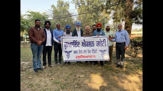 Veterinary officers during the protest in Ludhiana on Monday (HT Photo)