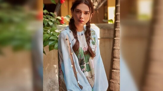 Aditi Rao Hydari elevated her look with a pair of blue chunky heels and minimal accessories.&nbsp;(Instagram/@aditiraohydari)