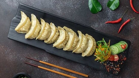 4. Momos: This is a popular street food from the Himalayan region. It is made with steamed dumplings, filled with a variety of vegetables and spices. It is a delicious snack that can be found on the streets of Darjeeling and other cities in the region.(Pixabay)