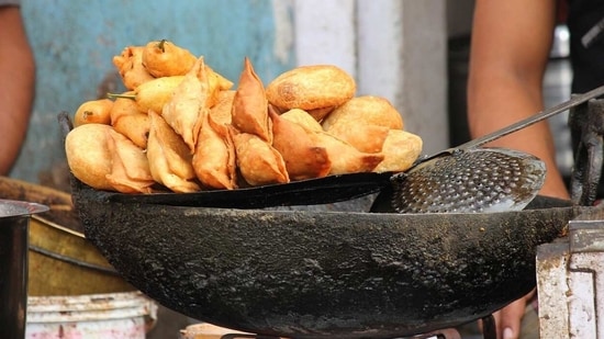 9. Samosa: This is a popular street food from North India. It is made with a deep-fried pastry, filled with a variety of vegetables and spices. It is a delicious snack that can be found on the streets of Delhi and other cities in the state.&nbsp;(Pixabay)