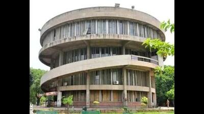 Panjab University has formed a panel to deliberate on dress code for its annual convocation. (HT File)