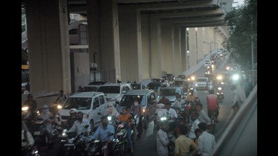 To alleviate traffic congestion near Karve Road, a proposal was presented to the standing committee in this regard. (HT FILE PHOTO)