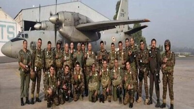 General Officer Commanding-in-Chief of Central Command Lt Gen Yogendra Dimri led the Shatrujeet paratroopers in a command jump organized at Agra a day before his retirement from service. (ANI)
