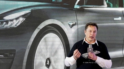 Model S and X price cuts didn't help Tesla, as Q1 deliveries hit a record low, Tesla delivered just 10,695 of those vehicles in the quarter, the lowest since Q3 of 2021. (File/REUTERS) Model S and X price cuts didn't help Tesla, as Q1 deliveries hit a record low, Tesla delivered just 10,695 of those vehicles in the quarter, the lowest since Q3 of 2021. (File/REUTERS)