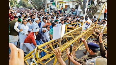 Sarpanches clashing with police at Housing Board Chowk near the Chandigarh-Panchkula border on Wednesday. (HT Photo) Sarpanches clashing with police at Housing Board Chowk near the Chandigarh-Panchkula border on Wednesday. (HT Photo)