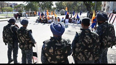 The morcha has been holding the protest in support of its demands at the Chandigarh-Mohali border since January 7. (Keshav Singh/HT) The morcha has been holding the protest in support of its demands at the Chandigarh-Mohali border since January 7. (Keshav Singh/HT)