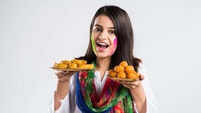 Holi 2023: Simple diet plan to avoid adding extra kilos this Holi (Freepik) Holi 2023: Simple diet plan to avoid adding extra kilos this Holi (Freepik)