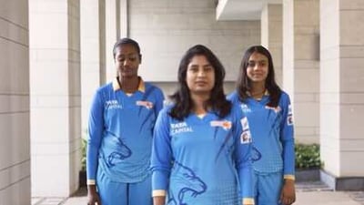 WPL 2023: The image shows Mithali Raj, along with Hurley Gala and Shabnam Shakil, dancing to Manike Mage Hithe. (Twitter/@GujaratGiants)