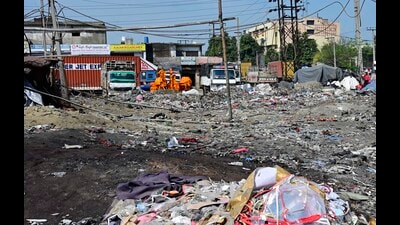 The park at Transport Nagar which has been reduced to a stinking landfill. (Gurpreet Singh/HT photo) The park at Transport Nagar which has been reduced to a stinking landfill. (Gurpreet Singh/HT photo)