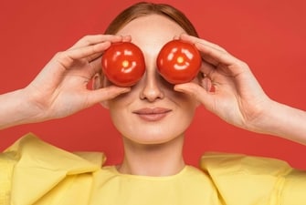 Tomato is a superfood that is loaded with nutrients, antioxidants, and vitamin C, which are not only great for your skin but for your skin as well. (freepik ) Tomato is a superfood that is loaded with nutrients, antioxidants, and vitamin C, which are not only great for your skin but for your skin as well. (freepik )
