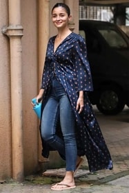 The front slit kurta gives you a modern yet traditional look. They are perfect to wear on daily basis. (pinterest ) The front slit kurta gives you a modern yet traditional look. They are perfect to wear on daily basis. (pinterest )